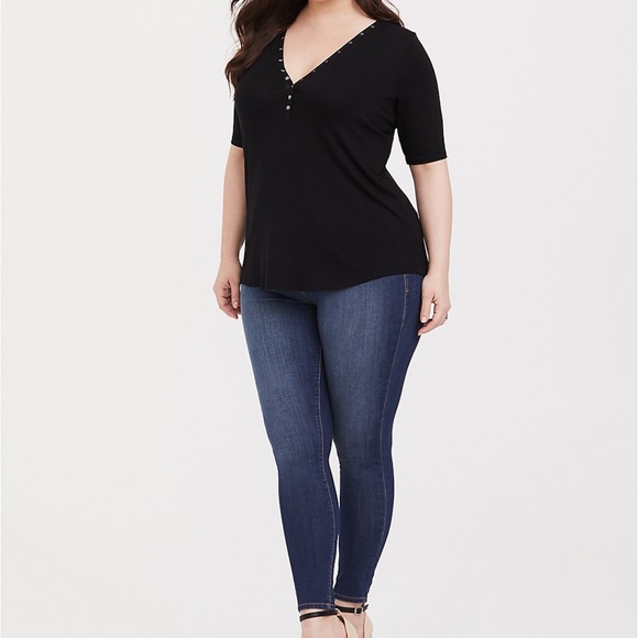 TORRID Super Soft Snap Detail Henley Top EUC - Picture 7 of 11